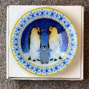 Peggy Karr fused glass 11” plate featuring a penguin family.